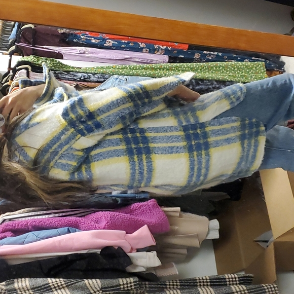 Shacket - Picture 3 of 3